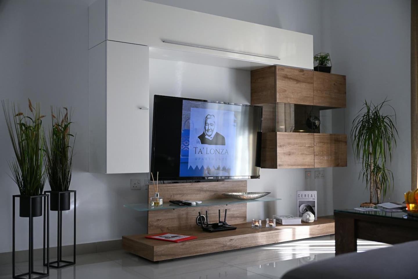 Fl 3 Ta'Lonza Luxury With Hot Tub By Homely Mellieħa Kültér fotó