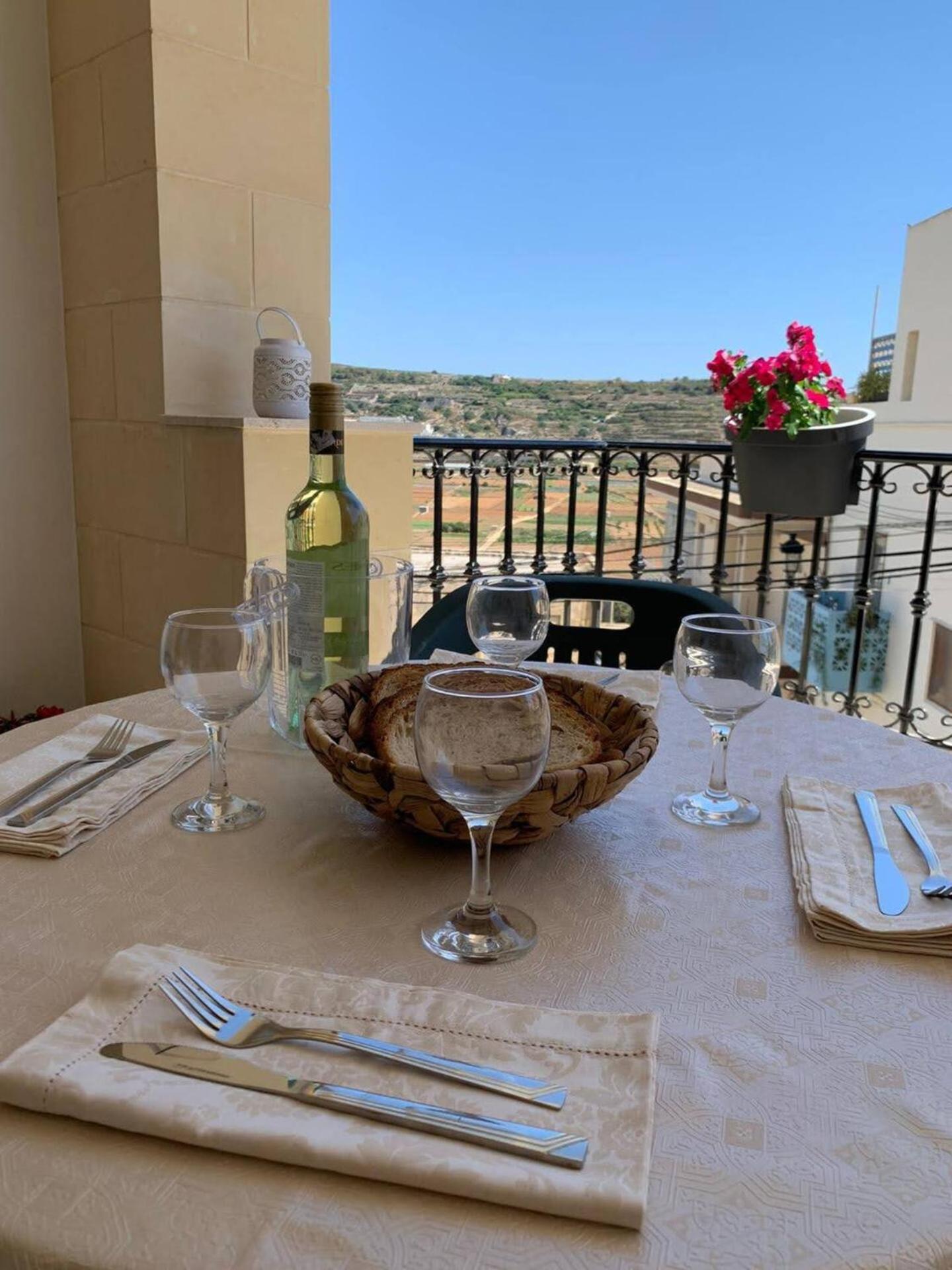 Fl 3 Ta'Lonza Luxury With Hot Tub By Homely Mellieħa Kültér fotó
