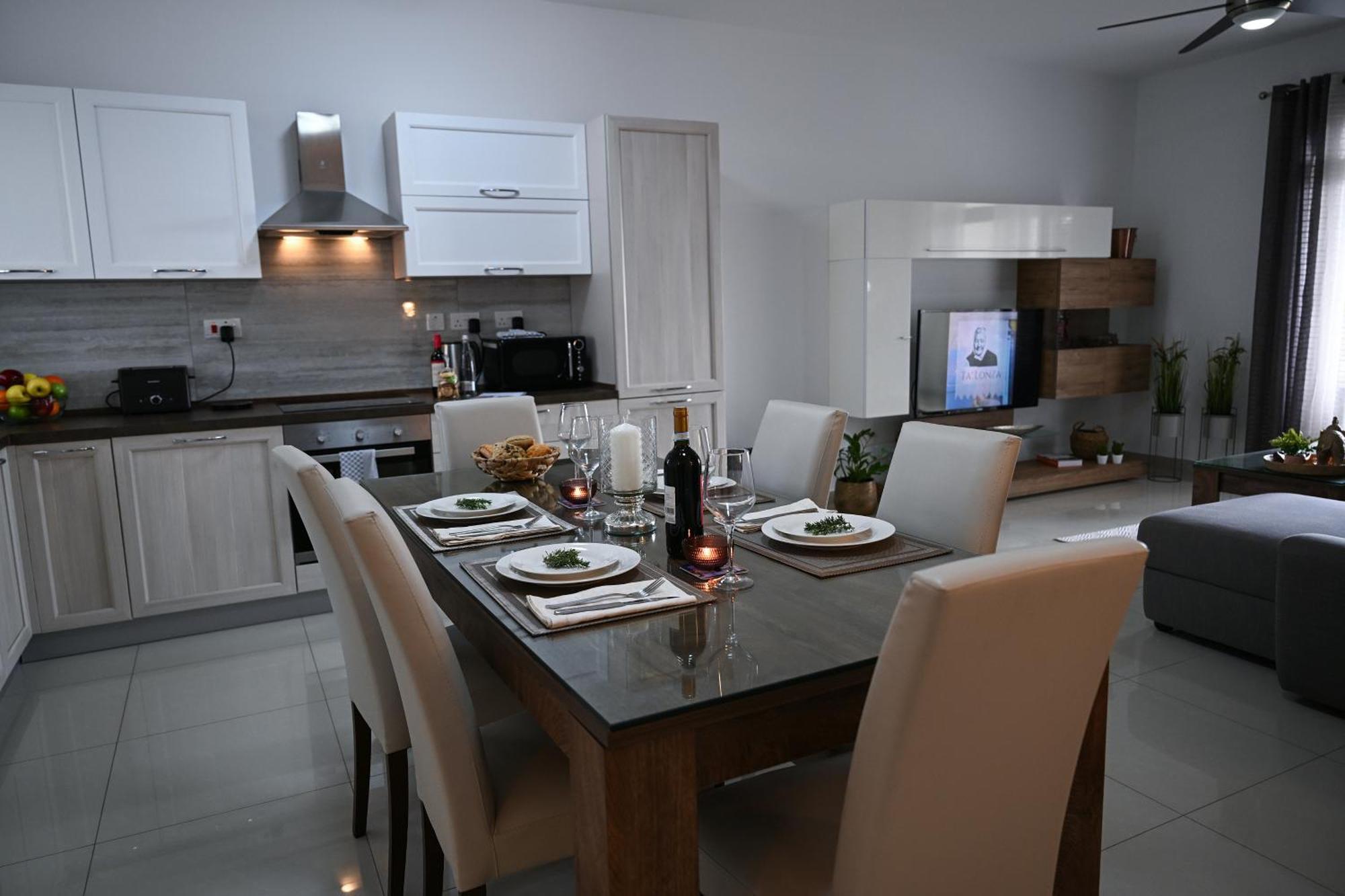 Fl 3 Ta'Lonza Luxury With Hot Tub By Homely Mellieħa Kültér fotó