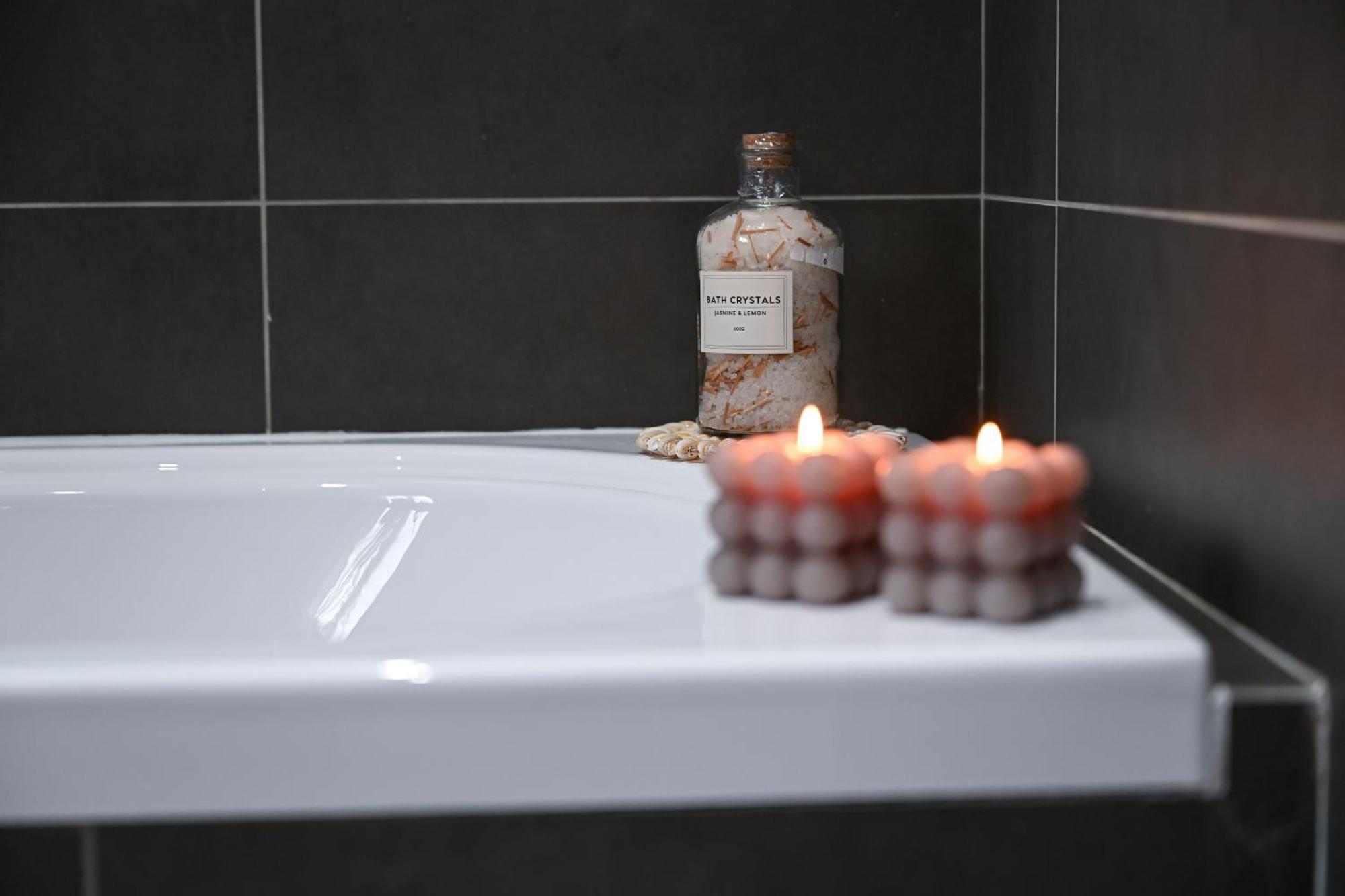 Fl 3 Ta'Lonza Luxury With Hot Tub By Homely Mellieħa Kültér fotó
